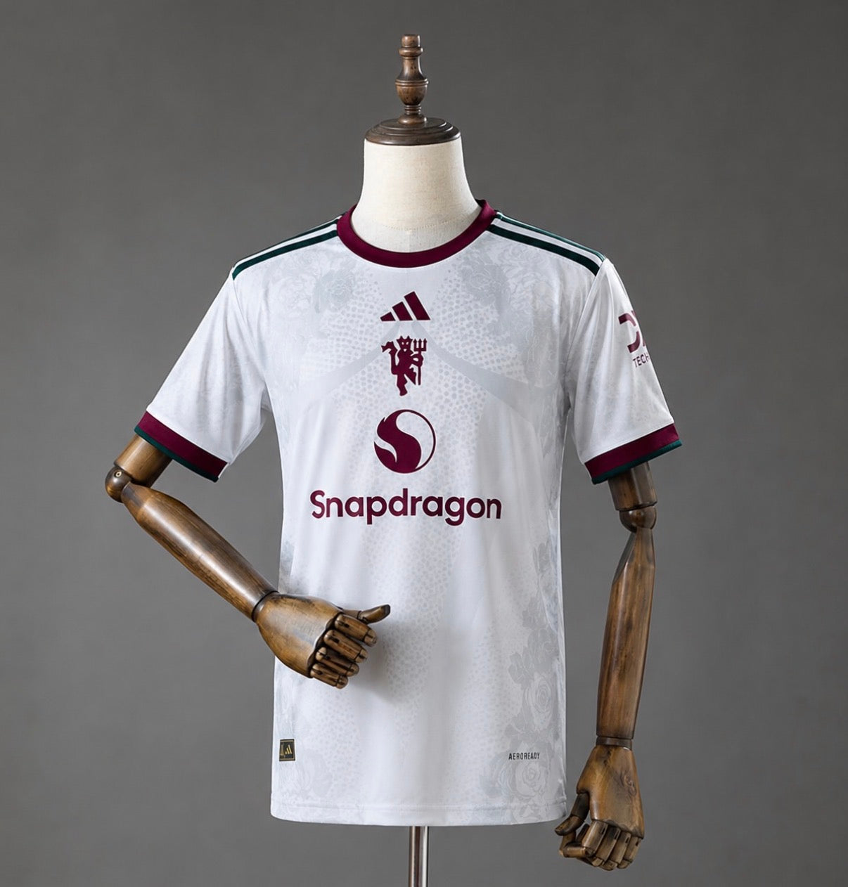 Women’s Manchester United Third Kit + FREE shorts