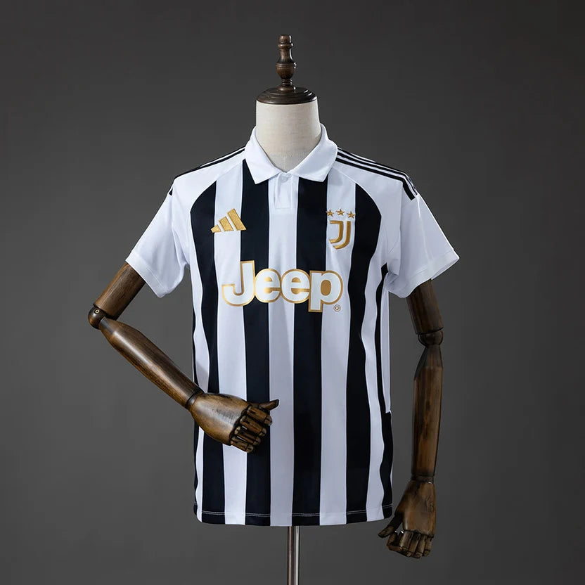 Juventus Home Kit + FREE shorts