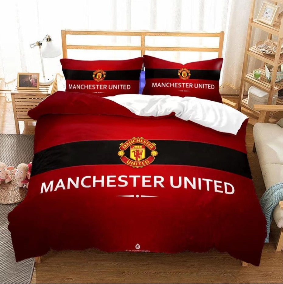 Manchester United Bed Coverlet + 2 Pillow Cases