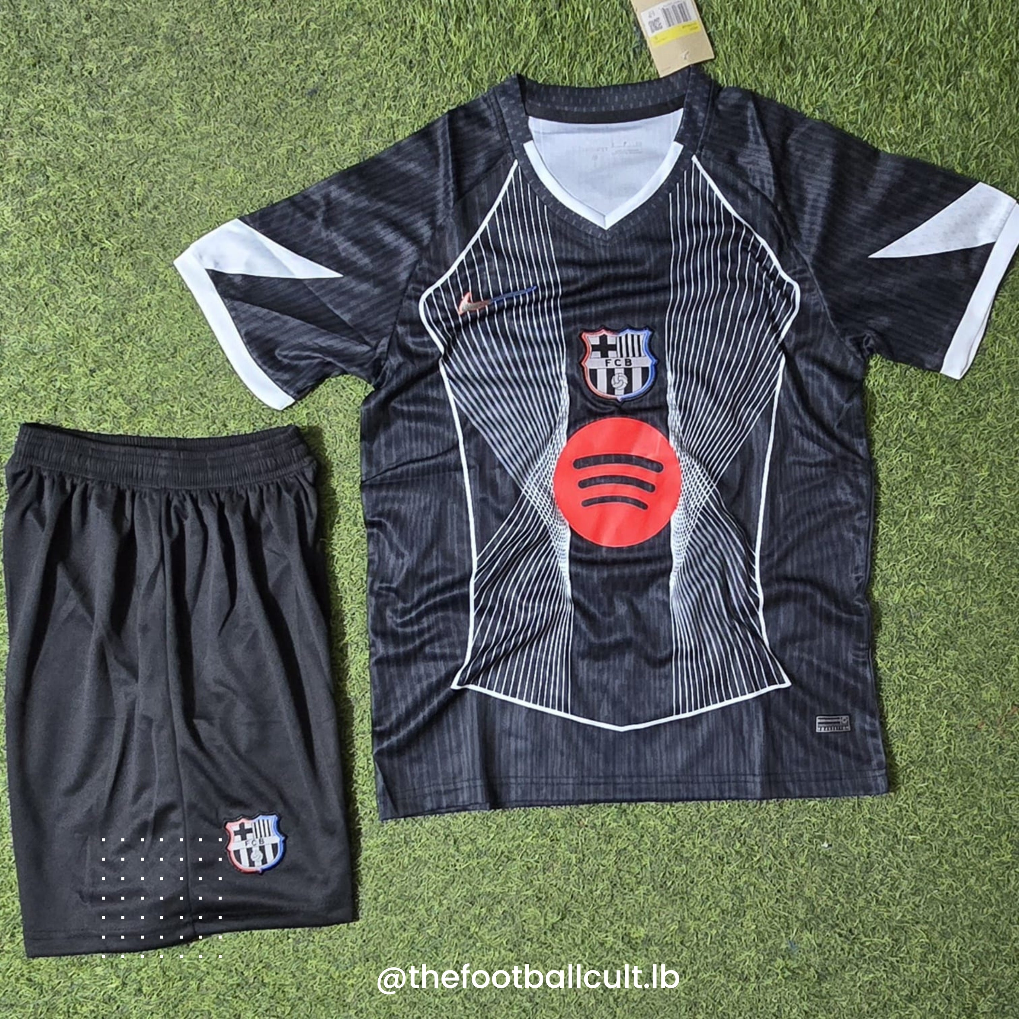 Barcelona Special Edition Black + FREE SHORTS