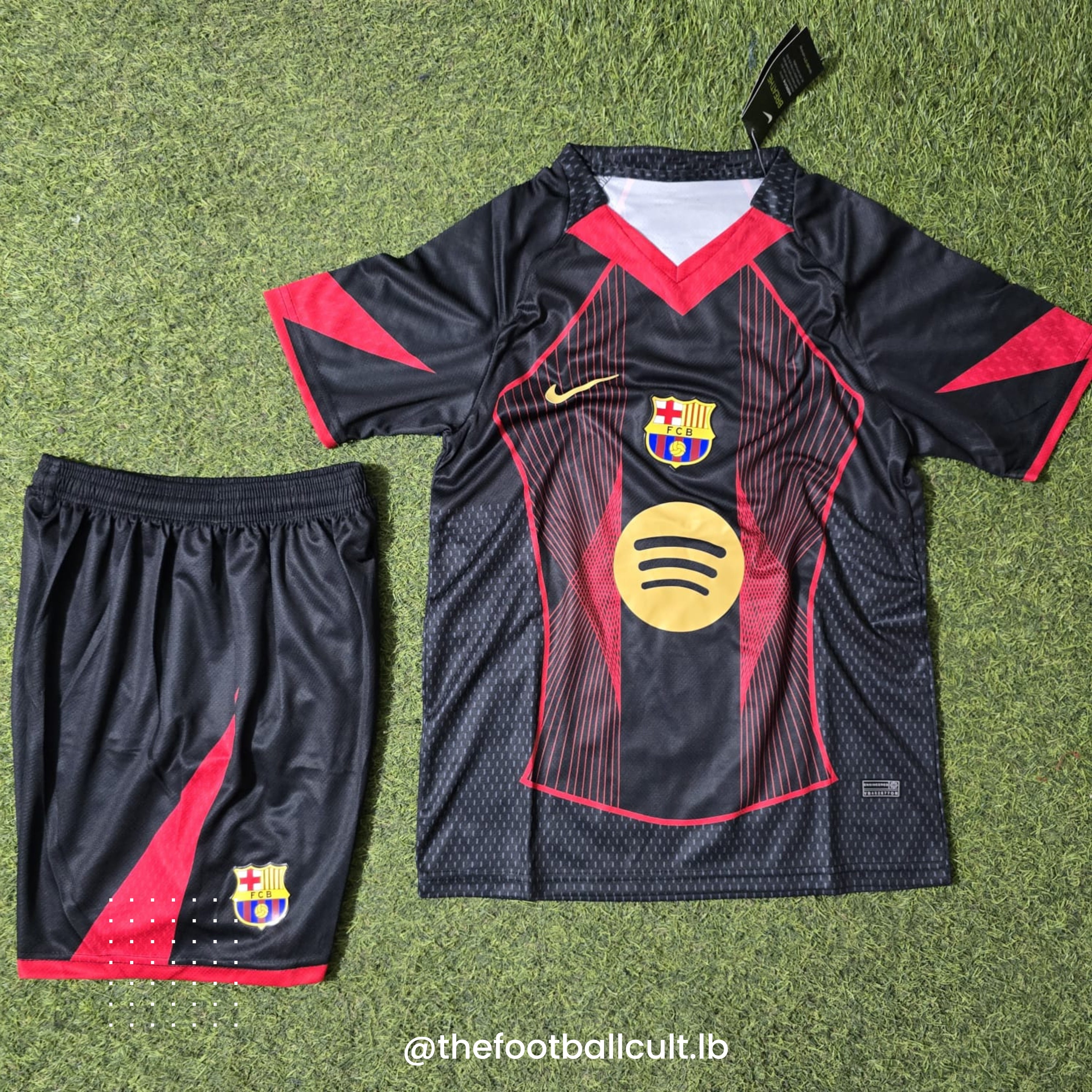 Barcelona Special Edition Red + FREE SHORTS