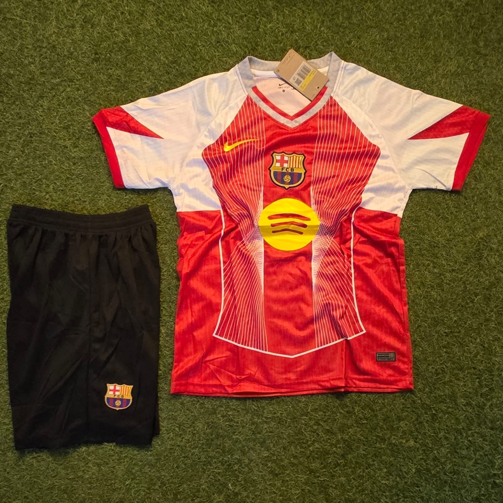Barcelona Red Special Edition + FREE SHORTS
