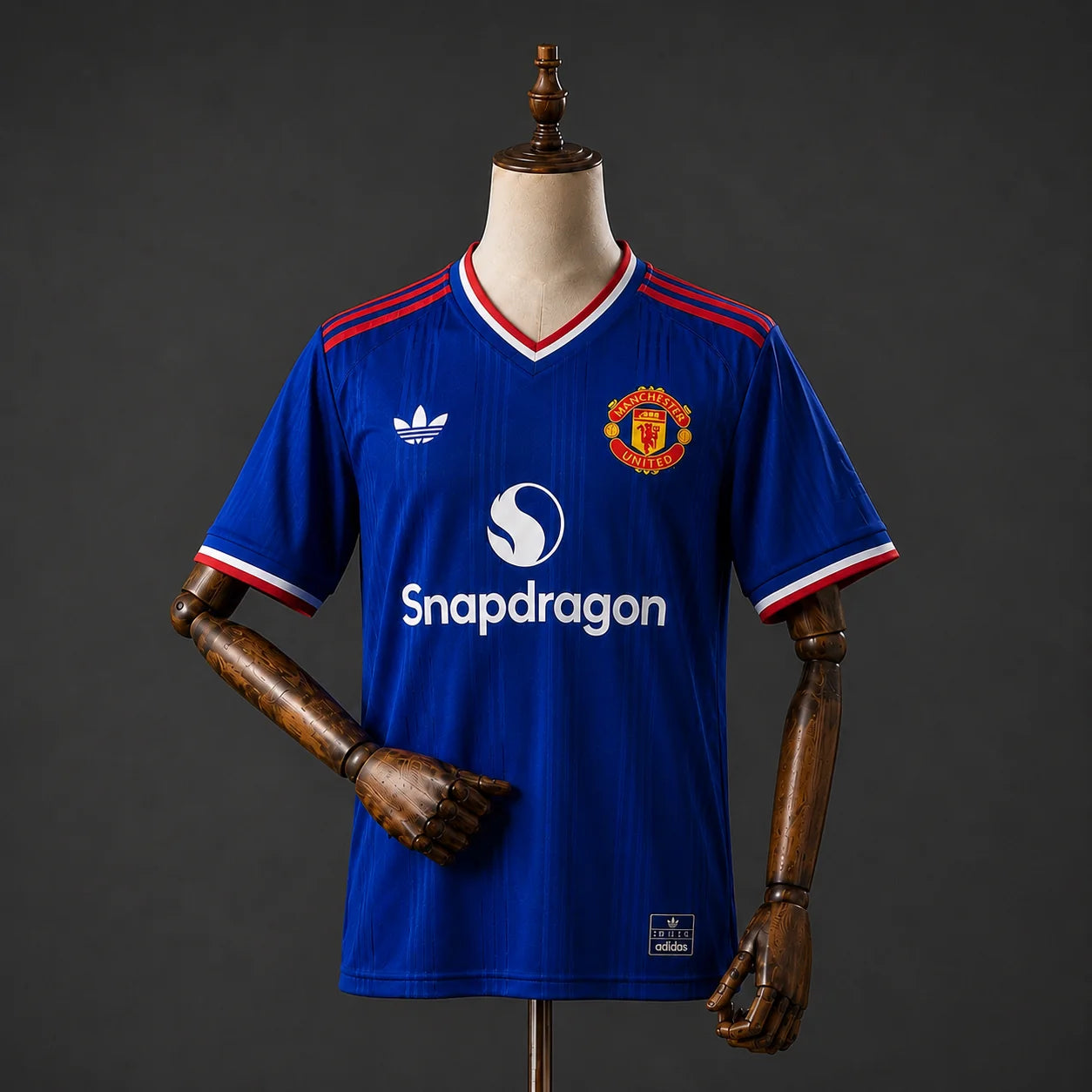 Women’s Manchester United Away Kit + FREE shorts